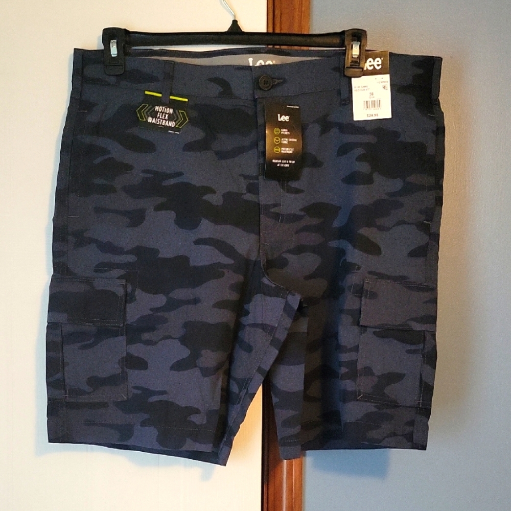 🆕️ Lee Men's Cargo Shorts - Blue & Gray Camo Size 38
